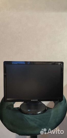 Монитор Samsung 961 BW