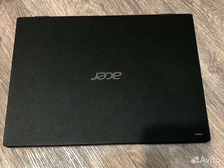 Ноутбук TravelMate B1