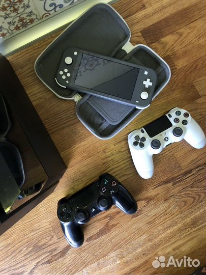 Sony playstation 4 и nintendo switch lite
