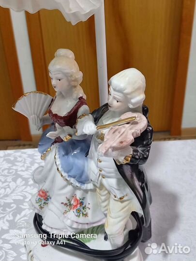 Фарфоровая статуэтка - светильник Германия