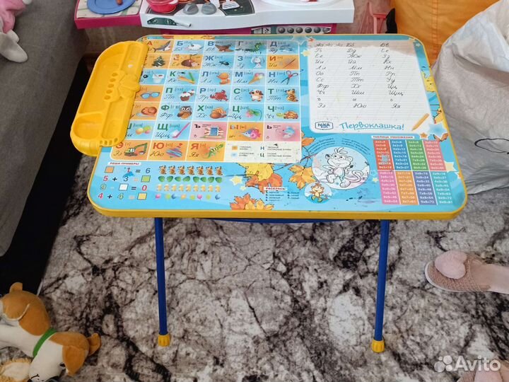 Детский стол и стул