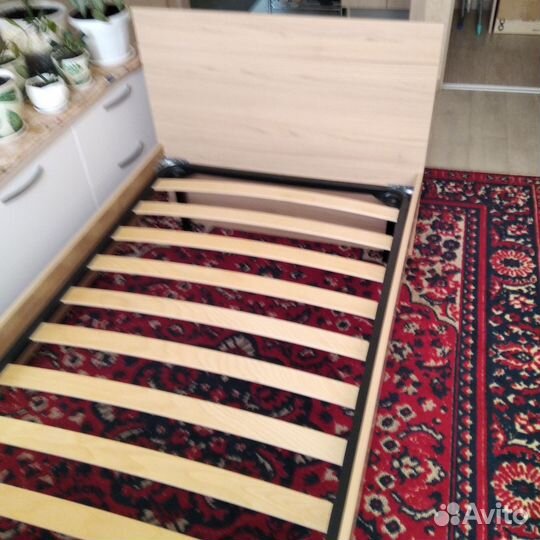 Кровать односпальная