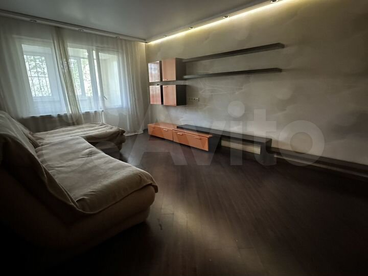 2-к. квартира, 55 м², 1/9 эт.