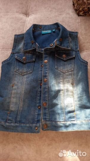 Джинсовая жилетка