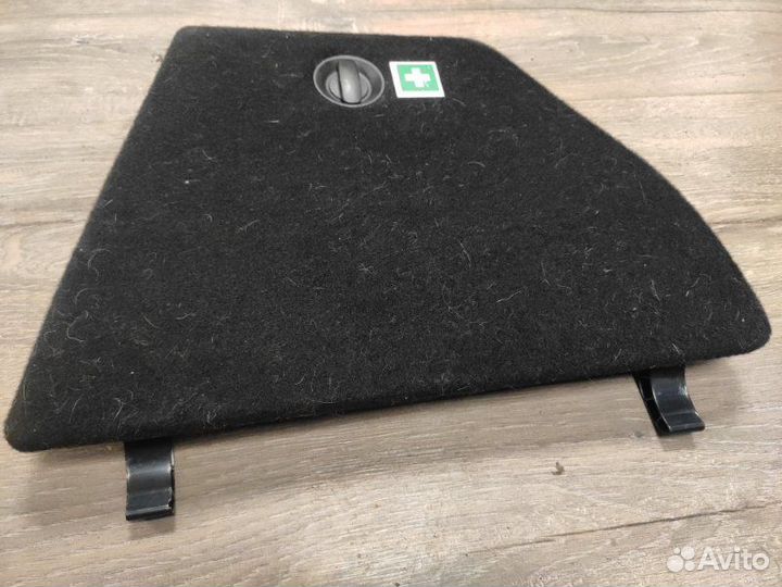 Обшивка багажника задняя левая Mercedes Gl 320 Cdi