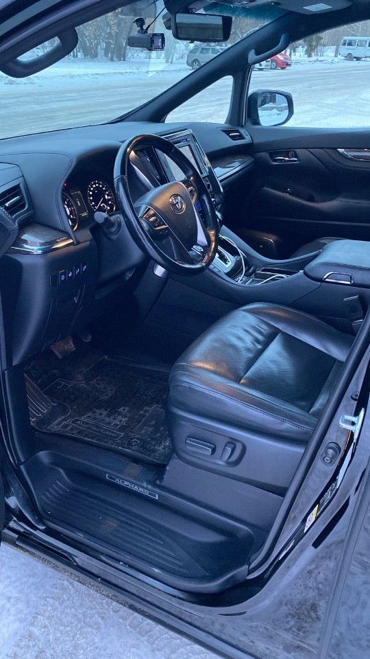 Toyota Alphard: фото владельца