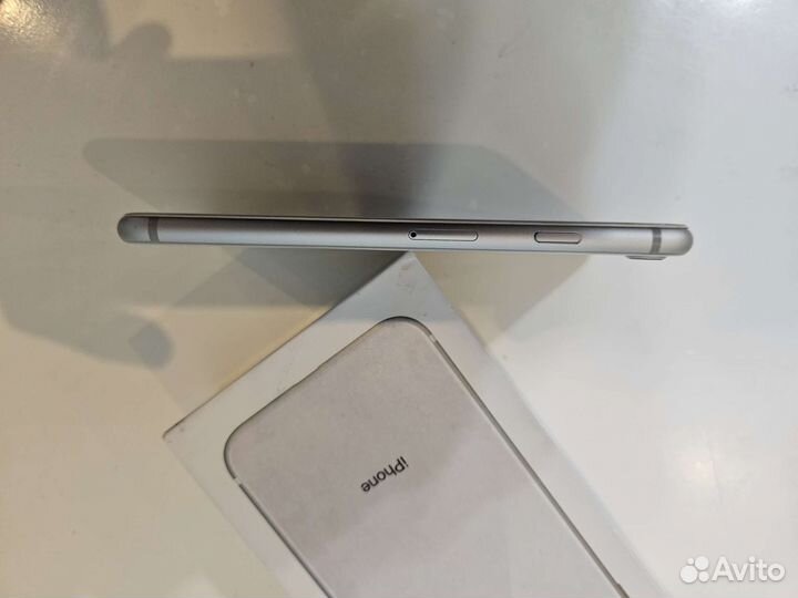 Телефон iPhone 8 64 gb