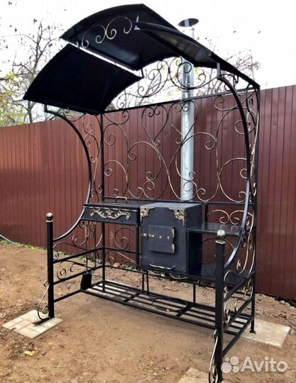 Мангал с крышей