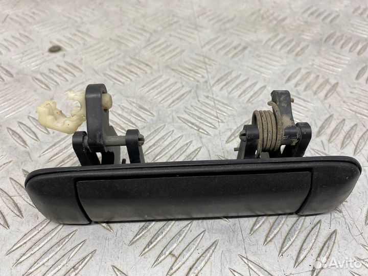 Б/У ручка двери внешняя передний правый Mazda