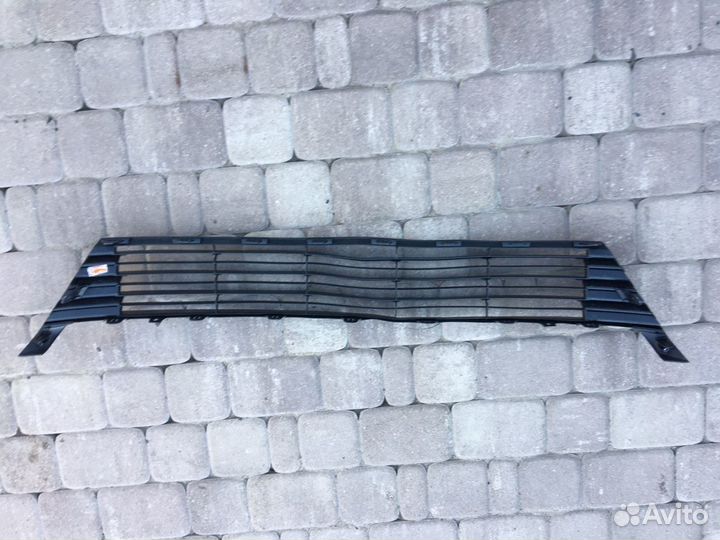 Решетка переднего бампера (53112-02690) для Toyota