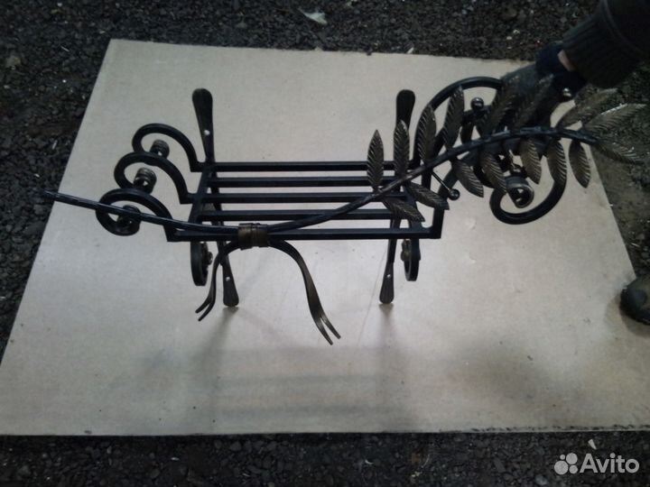 Кованная Подставка под цветы мемориальная