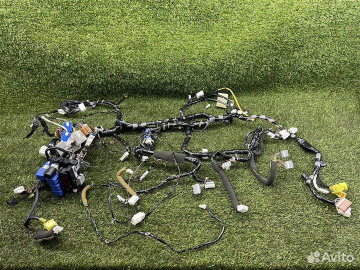 Проводка под торпедо Nissan Liberty PM12 SR20DE