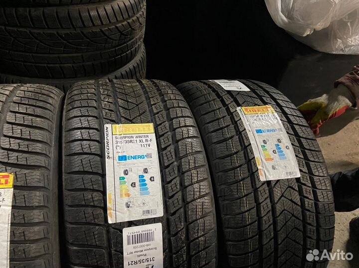 Pirelli Scorpion Winter 275/40 R21 и 315/35 R21