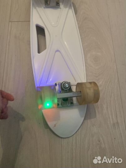 Скейтборд пенниборд со светящимися колесами