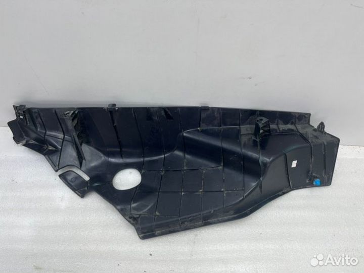 Обшивка стойки задняя левая Toyota Corolla