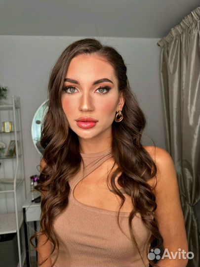 Макияж, оформление и окрашивание бровей