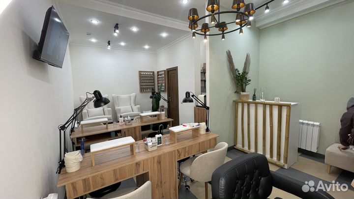 Наращивание ногтей, коррекция, маникюр