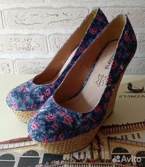 Туфли на танкетке