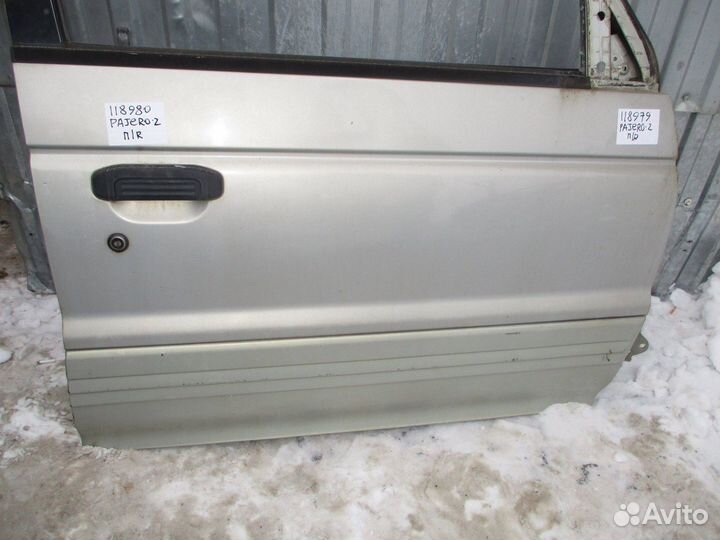Дверь передняя правая Mitsubishi Pajero 2