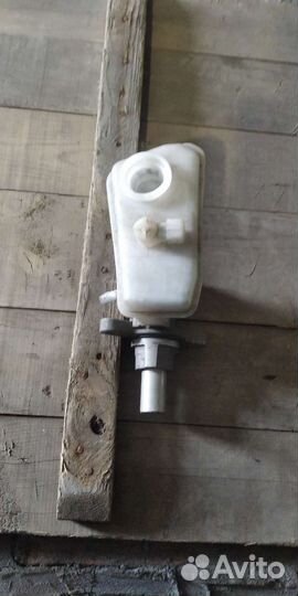 Продам главный тормозной цилиндр