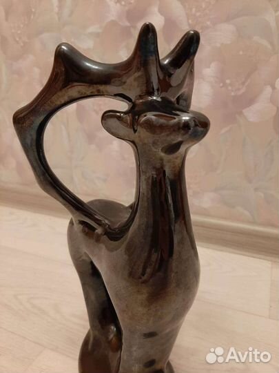 Статуэтка олень