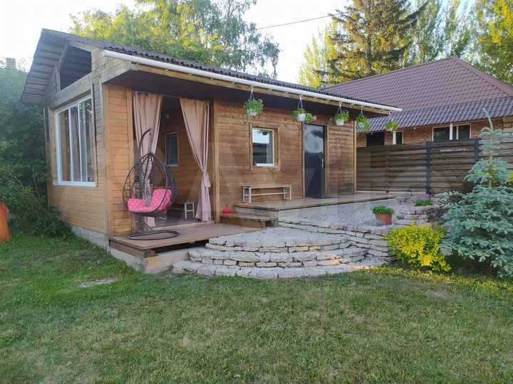 Дом 20 м² на участке 8 сот.