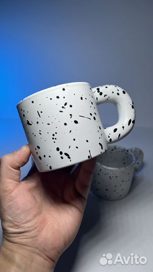 Керамическая кружка в крапинку