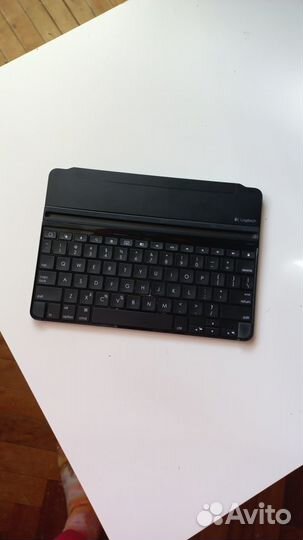 Беспроводная клавиатура для iPad