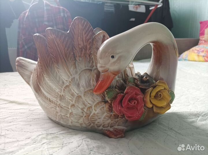 Лебедь фигура ваза