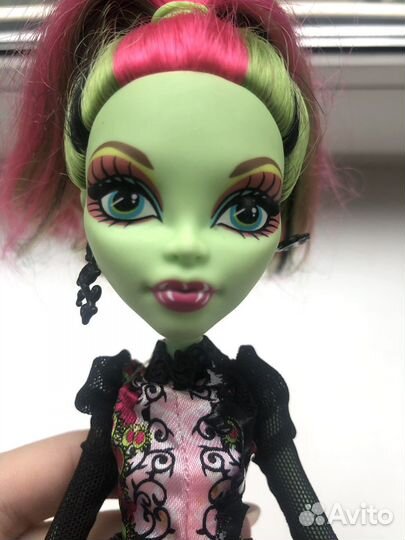 Кукла Монстер Хай Венера ”Мрак и цветение”