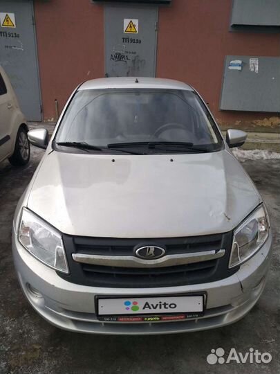 LADA Granta 1.6 МТ, 2013, битый, 179 000 км