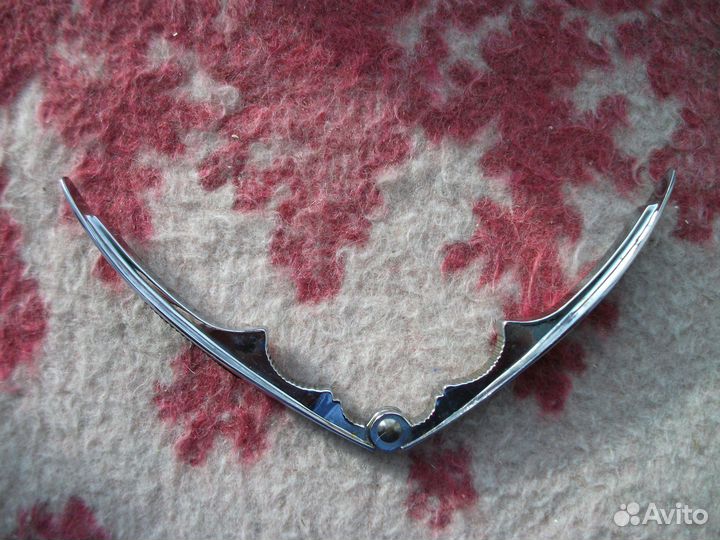 Орехокол универсальный