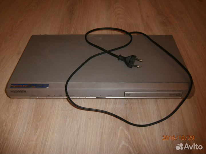 DVD плеер samsung модель DVD-P142
