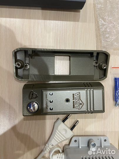 Видеодомофон новый