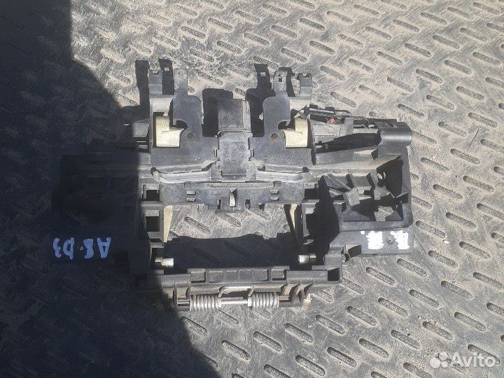 Кронштейн ручки двери Audi A8 D3