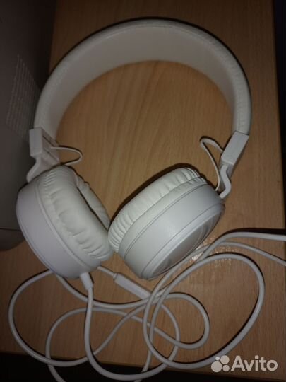 Проводные наушники Bron