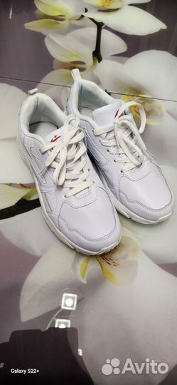 Кроссовки 39 размер новые