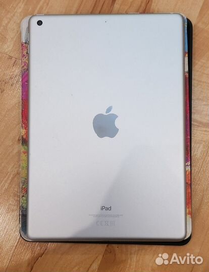 iPad 10.2 32Gb Wi-Fi silver с кейсом
