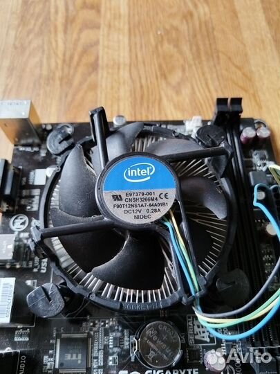 Материнская плата с процессором