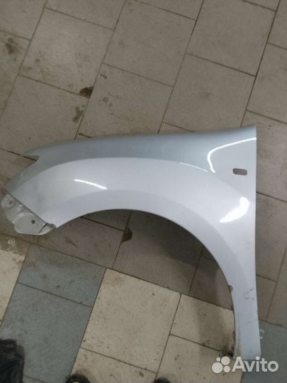 Крыло переднее левое renault Logan 2