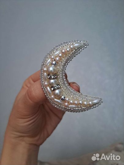 Брошь из бисера