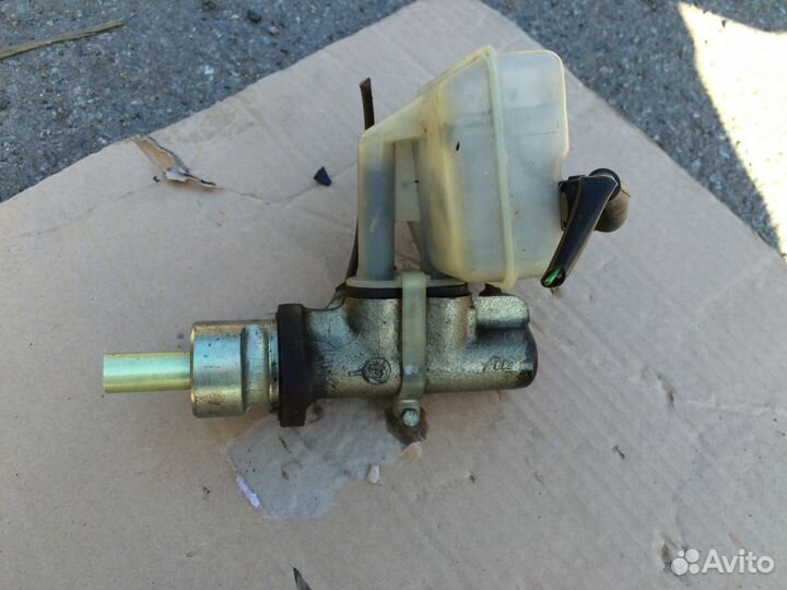 Цилиндр тормозной главный и бачок Opel Omega B