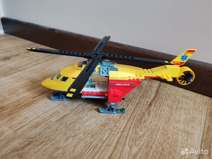 Вертолет lego city + 1кг россыпью