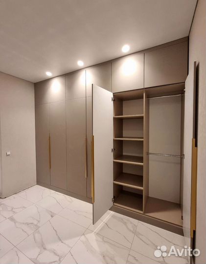 Шкаф распашной створчатый