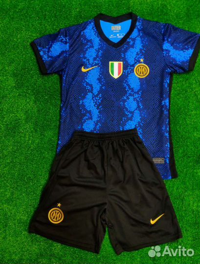 Футбольная форма Интер сезона 2021/22