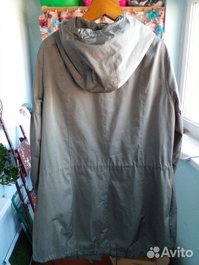 Ветровка женская