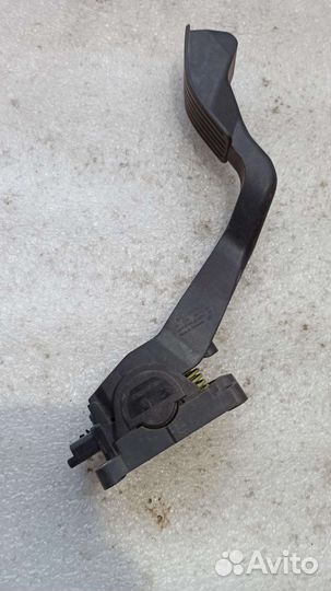 Педаль газа Peugeot 307