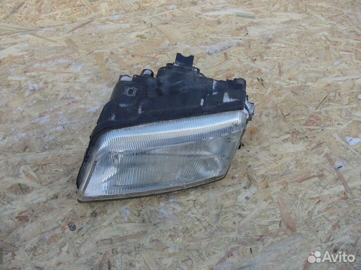 Фара левая Audi А4 B5 с дефектом