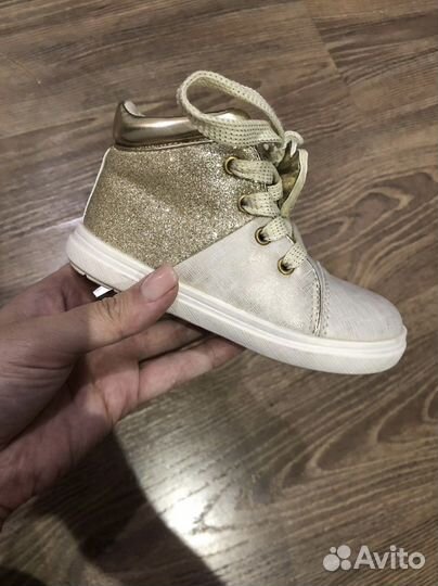 Ботинки новые для девочки 24 размер