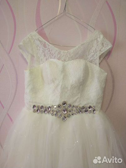 Свадебное платье 46